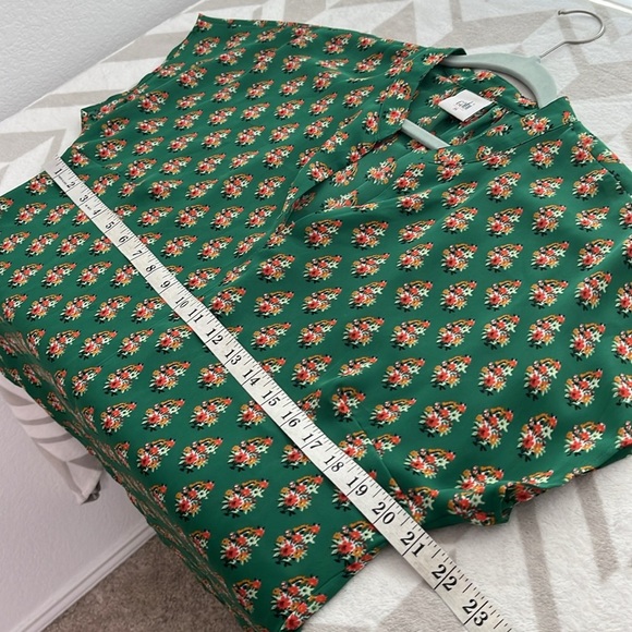Cabi Green Floral Women's Top Blouse style #3252‎ Size Medium - Picture 9 of 10
